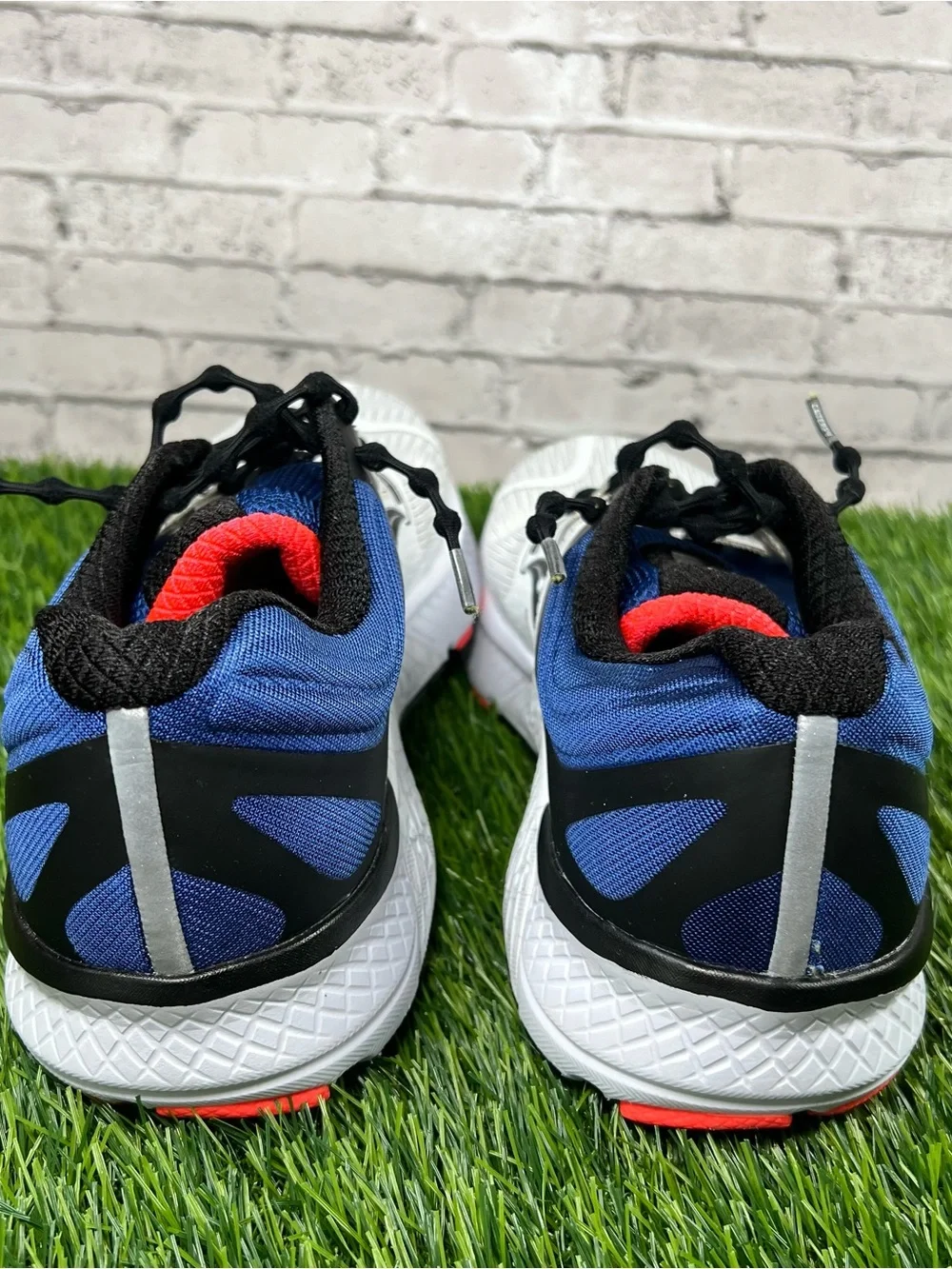 Saucony Guide ISO Running Shoes Mens 8.5 White Black Blue Stability S20415-4